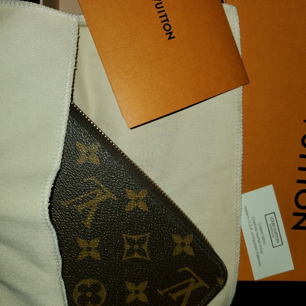 Louis Vuitton Zippy Monogram Wallet